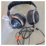 Gaming headphones with mic