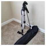 Amazon Basics Tripod
