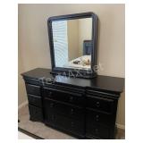 Dresser With Mirror