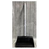 Lobby Dust Pan w/ Curved Handle