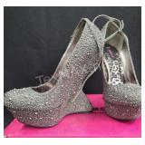 NIB Dollhouse 6in Heels Sz 10