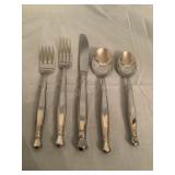 Oneida 5 Piece Stainless Silverware Set