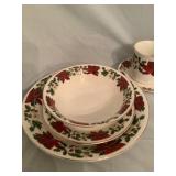 Gibson Holiday China 5 Piece Place Setting