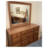 Mid Century Modern Dresser w Mirror