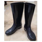 Ladies Size 7 Rainboots