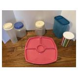 (5) Plastic Containers & (1) Plastic Serving Plate