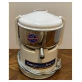 Omega Fruit & Vegetable Juicer
