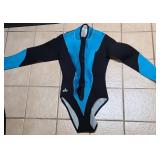 Oceanic Size 4 Wet Suit