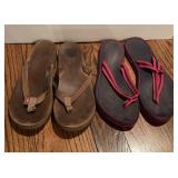 (2) Pairs of Sandals Sz 7