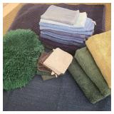 Lot of Green & Blue Bath Towels & Rugs Lot of Green & Blue Bath Towels & Rugs
