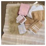 Lot of Tan & White Bath Towels & Rug Lot of Tan & White Bath Towels & Rug