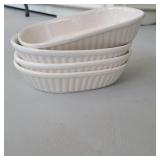 (4) Stoneware Dishes (4) Stoneware Dishes