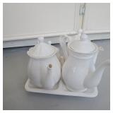 3 Teapots & Sugar Bowl 3 Teapots & Sugar Bowl
