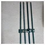 (4) Metal Posts (4) Metal Posts