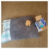 Pet Bed & Pee Pads Pet Bed & Pee Pads