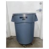 Rubbermaid Brute Trash Can with Dolly
