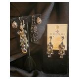 (4) Pair Earrings