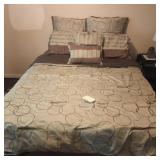 Queen Size Adjustable Tempure-Pedic with Bedding