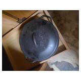 Cast iron pot