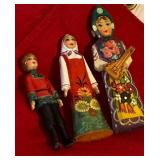 Hand Carved Russian Dolls 4.5in (F)