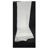 White & Grey Tablecloth 108"48" (Aprox)