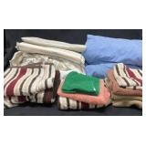 (2) Fitting Sheets, Flat Sheets & Hand Towels