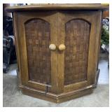 Vintage Mid Century End Table/Cabinet