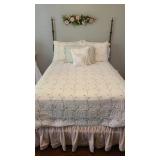 Queen Pencil Post Bed Mahogany Bed