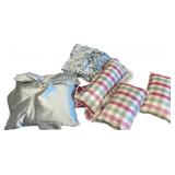 (5) Pillows