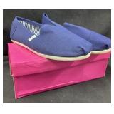 (1) Pair of SOS Slip On Classic Size 10