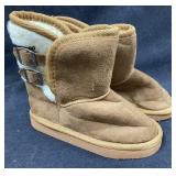 (1) Pair of SOS Children Winter Boots  Size 9