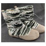 (1) Pair of SOS Children Yarn Winter Boots Size 10