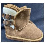 (1) Pair of SOS Children Winter Boots Size 9