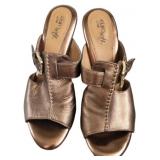 EuroSoft Size 8 Gold Tone Peep Toe Heels