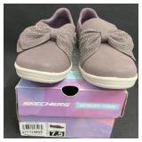 NIB Skechers Madison AVE Curtsied WMNS Sz 7.5