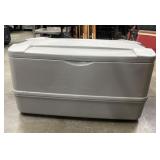 Rubbermaid Carrier, Insulated to Keep Food Warm