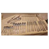 (46) Piece Flatware Set