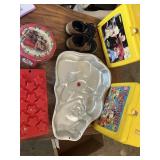 Misc Lot - Lunch Boxes, Toddler Shoes Sz 4 1/2