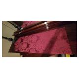 Runner 88"×33.6 Runner + Wooden Corkscrew