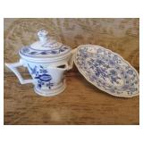 Zwiebelmuster Sugar Bowl W / Lid & Butter Plate