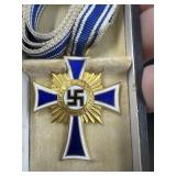 WW2 German Nazi Cross W/ Hard Case