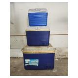 12 Gal | 6 Gal | 2 Gal (3) Rubbermaid Coolers