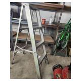 4 ft Folding Step Ladder