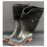 (1) Pair of Vallen GPB16 Steel Toe Boots Size 8