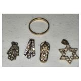 (4) Charms & Ring (4) Charms & Ring