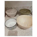 (4) Ceramic Bowls (4) Ceramic Bowls