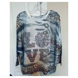 Oversized LOVE Sweater S/M