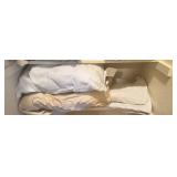 2 Pillows and Linen