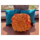 (3) Pillows