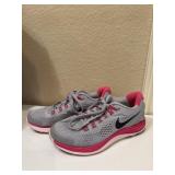 Sz: 8, Nike Lunarglide 4 Shoes